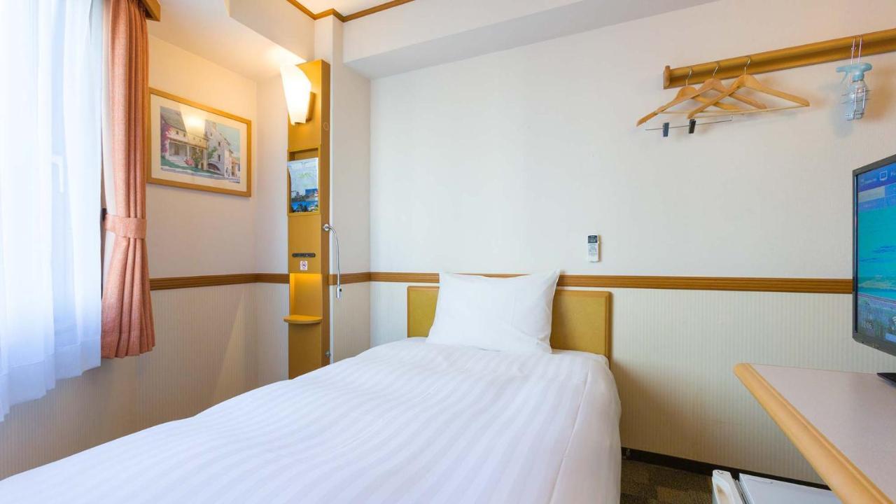 Toyoko Inn Hokkaido Kushiro Juji-Gai Esterno foto